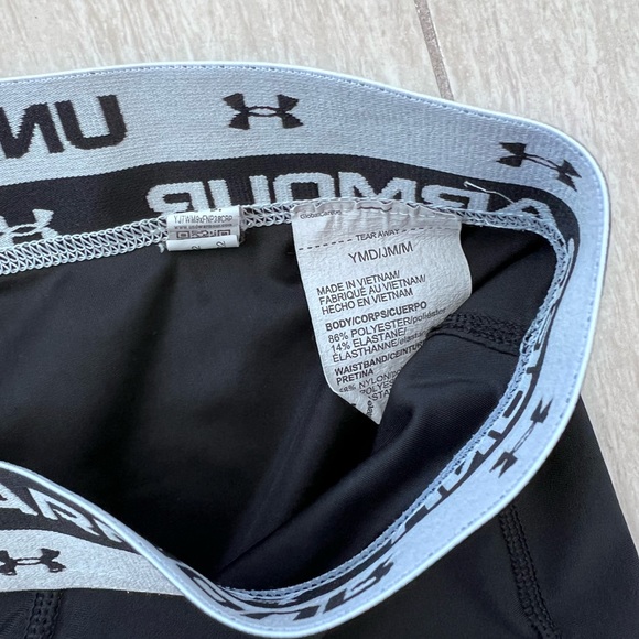 Under Armour Crops - Picture 2 of 2
